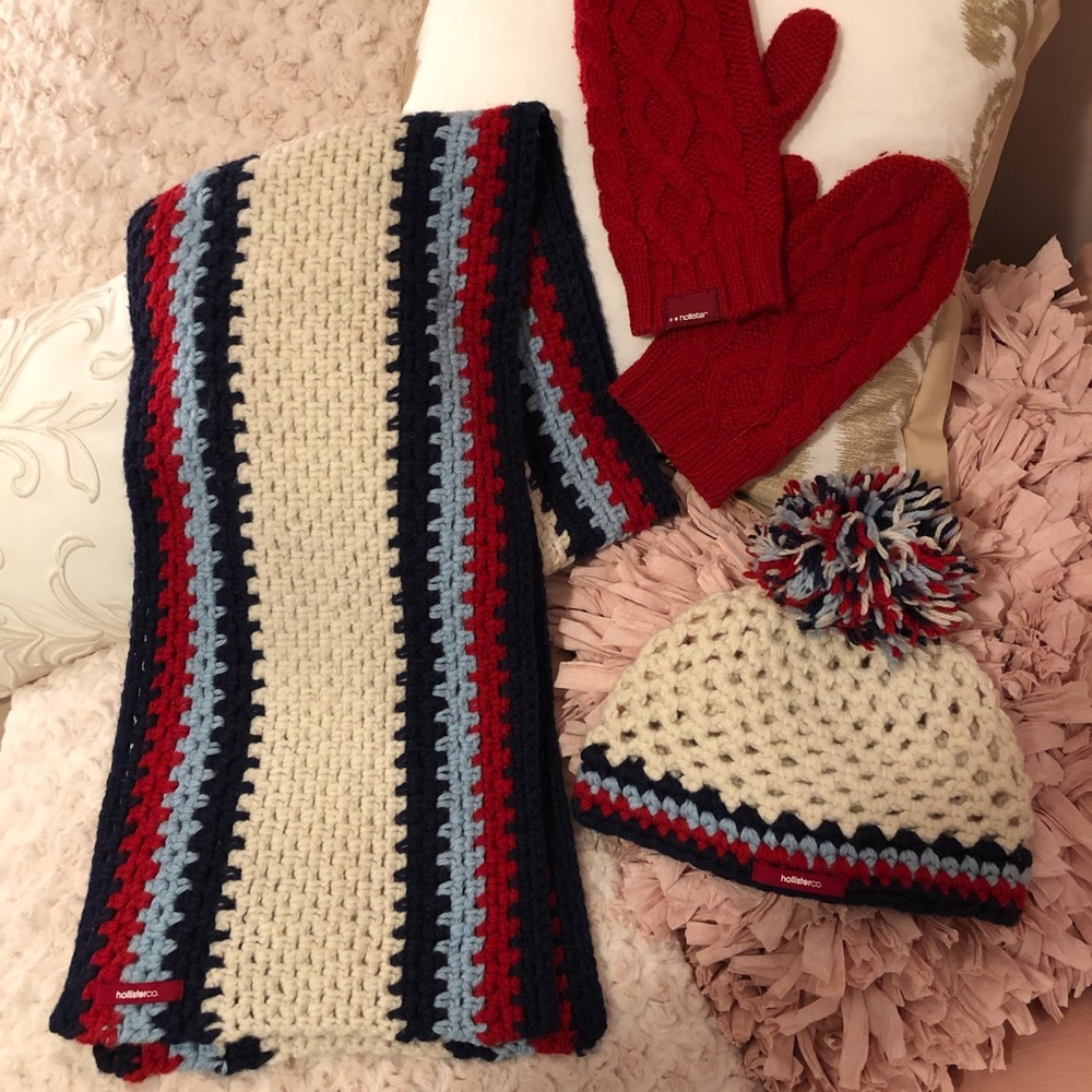 Hollister Cable Knit PomPom Hat, Scarf & Mittens